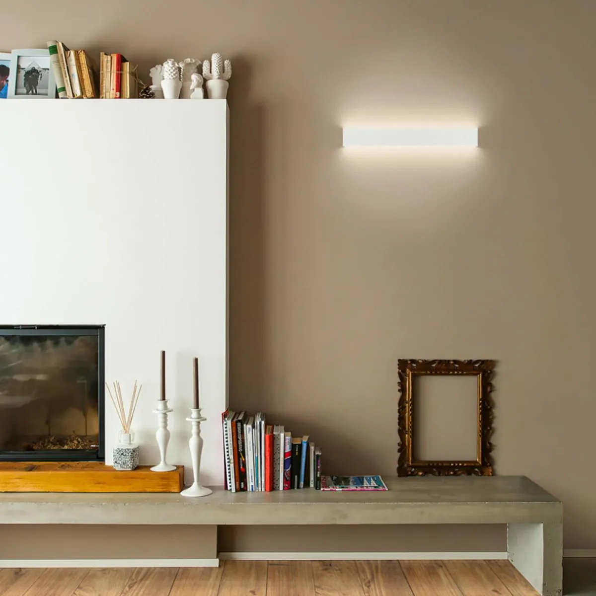 applique_murale_led_box_w_biemission_l__cm_blanc__k_0-1.webp Fashion Linea Light Applique murale LED Box W2 Bi-Emission, L 61,9 cm, blanc, 2700 K
