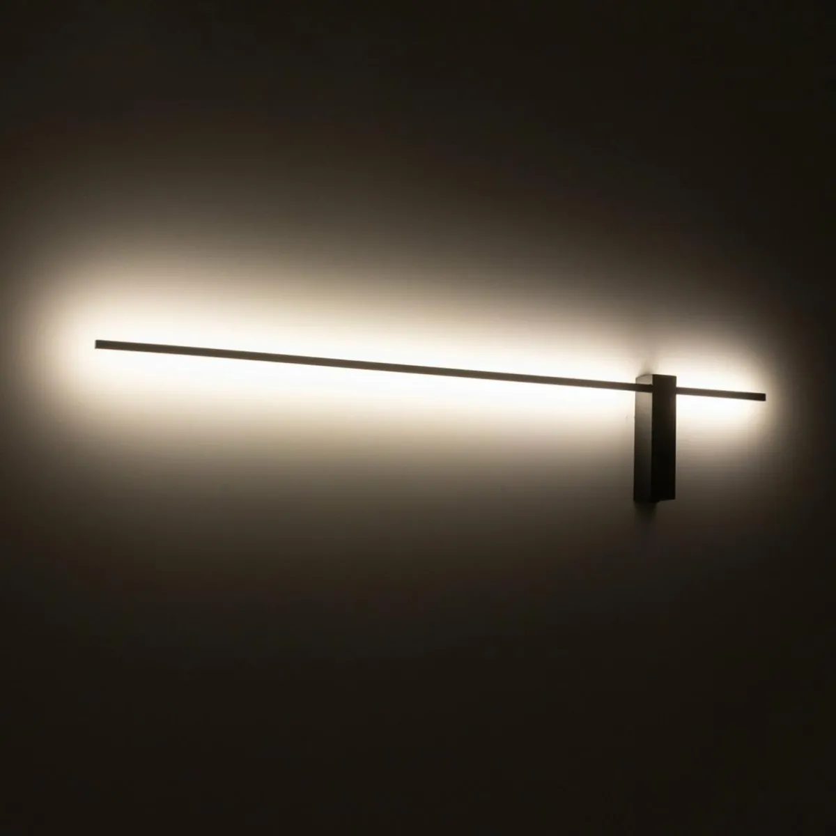 applique_murale_led_motive_l__cm_de_large_noir_mtal_1.webp Outlet Nowodvorski Lighting Applique murale LED Motive L, 120 cm de large, noir, métal