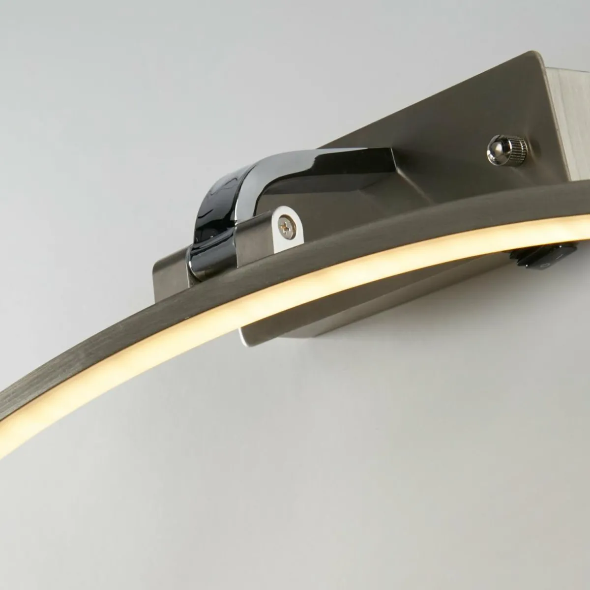 applique_murale_led_santorini_largeur__cm_chrome_inclinable_2.webp Flash Sale Searchlight Applique murale LED Santorini, largeur 40 cm, chromée, inclinable