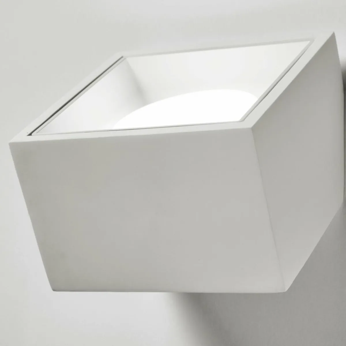 applique_murale_nasso_blanc_angulaire_largeur__cm_pltre_gx_0.webp Flash Sale TECNICO by Sforzin Applique murale Nasso, blanc, angulaire, largeur 12 cm, plâtre, GX53