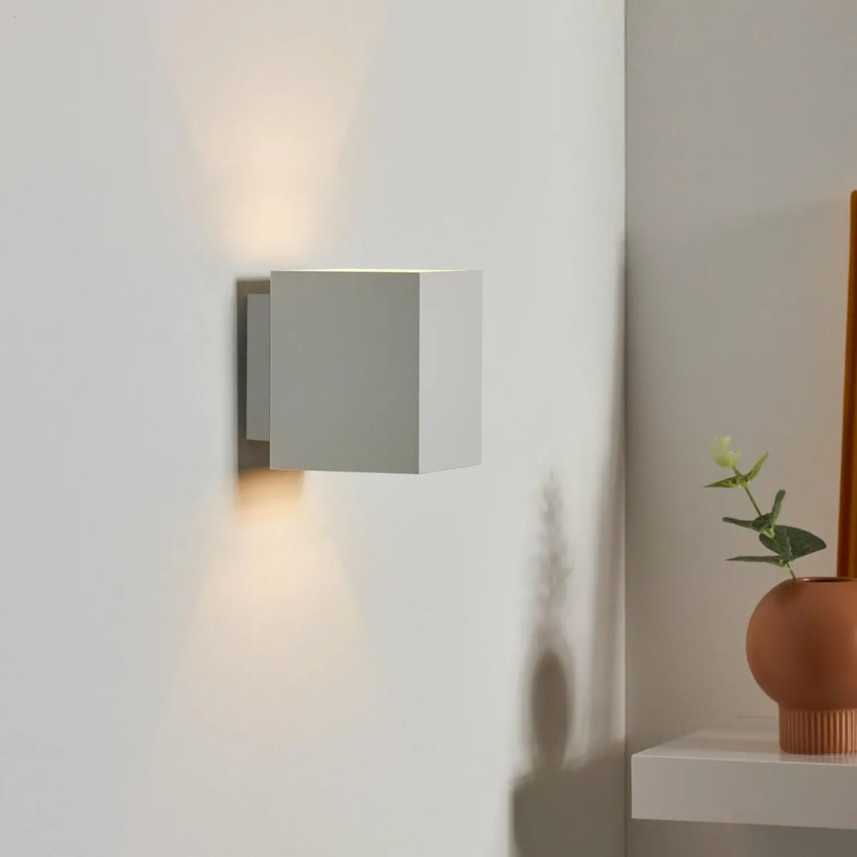 applique_murale_xera_blanc__cm_updownlight_aluminium_0.webp Best Lucide Applique murale Xera, blanc, 10 cm, up/downlight, aluminium