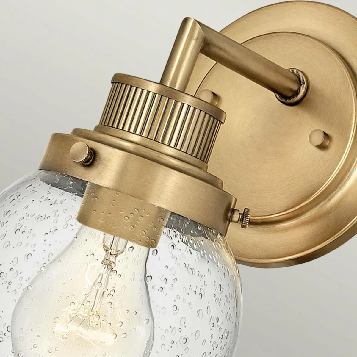 applique_salle_de_bain_poppy__lampe_laiton_0.webp Outlet Quintiesse Applique salle de bain Poppy, 1 lampe, laiton
