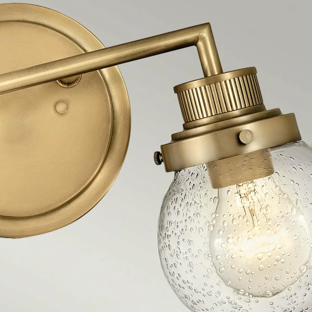 applique_salle_de_bain_poppy__lampes_laiton_1.webp Fashion Quintiesse Applique salle de bain Poppy, 2 lampes, laiton