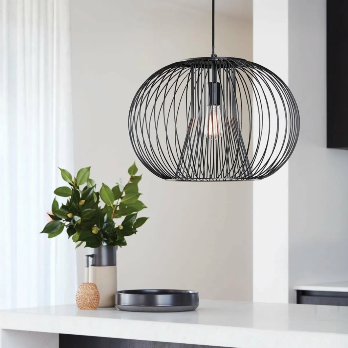 beacon_suspension_pheonix_noir_mtal___cm_0.webp Store Beacon Lighting Beacon Suspension Pheonix noir, métal, Ø 50 cm