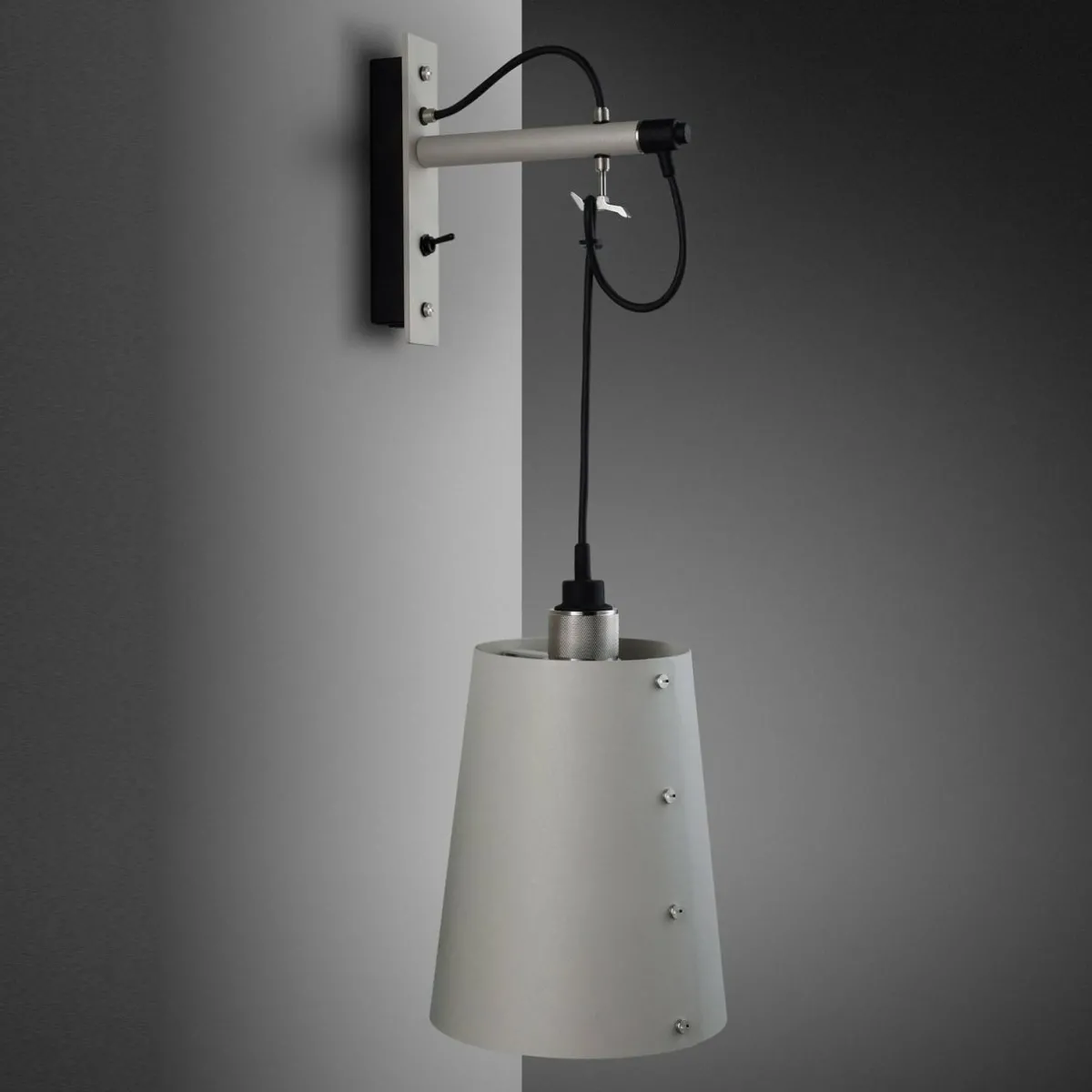 buster__punch_hooked_wall_large_grisacier_1.webp Flash Sale Buster + Punch Hooked Wall large gris/acier