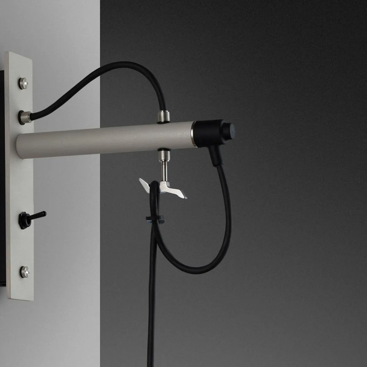 buster__punch_hooked_wall_large_grisacier_2.webp Flash Sale Buster + Punch Hooked Wall large gris/acier