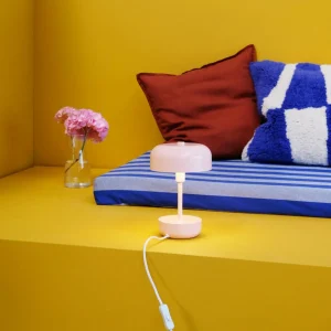 Shop Dyberg Larsen Haipot lampe à poser, IP20, rose