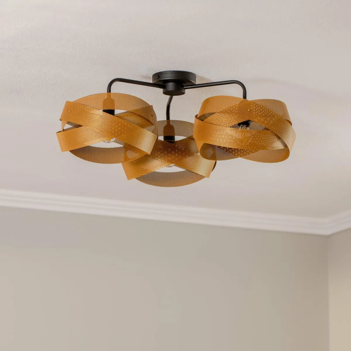 euluna_plafonnier_tornado_dor___lampes_0.webp Cheap Euluna plafonnier Tornado, doré, à 3 lampes