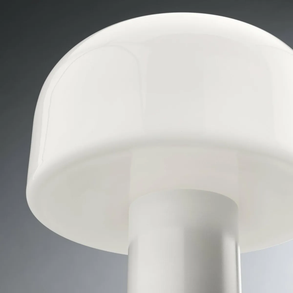 flos_lampe__poser_bellhop_glass_t_blanc_hauteur__cm_intensit_3.webp Best FLOS Lampe à poser Bellhop Glass T, blanc, hauteur 34 cm, intensité