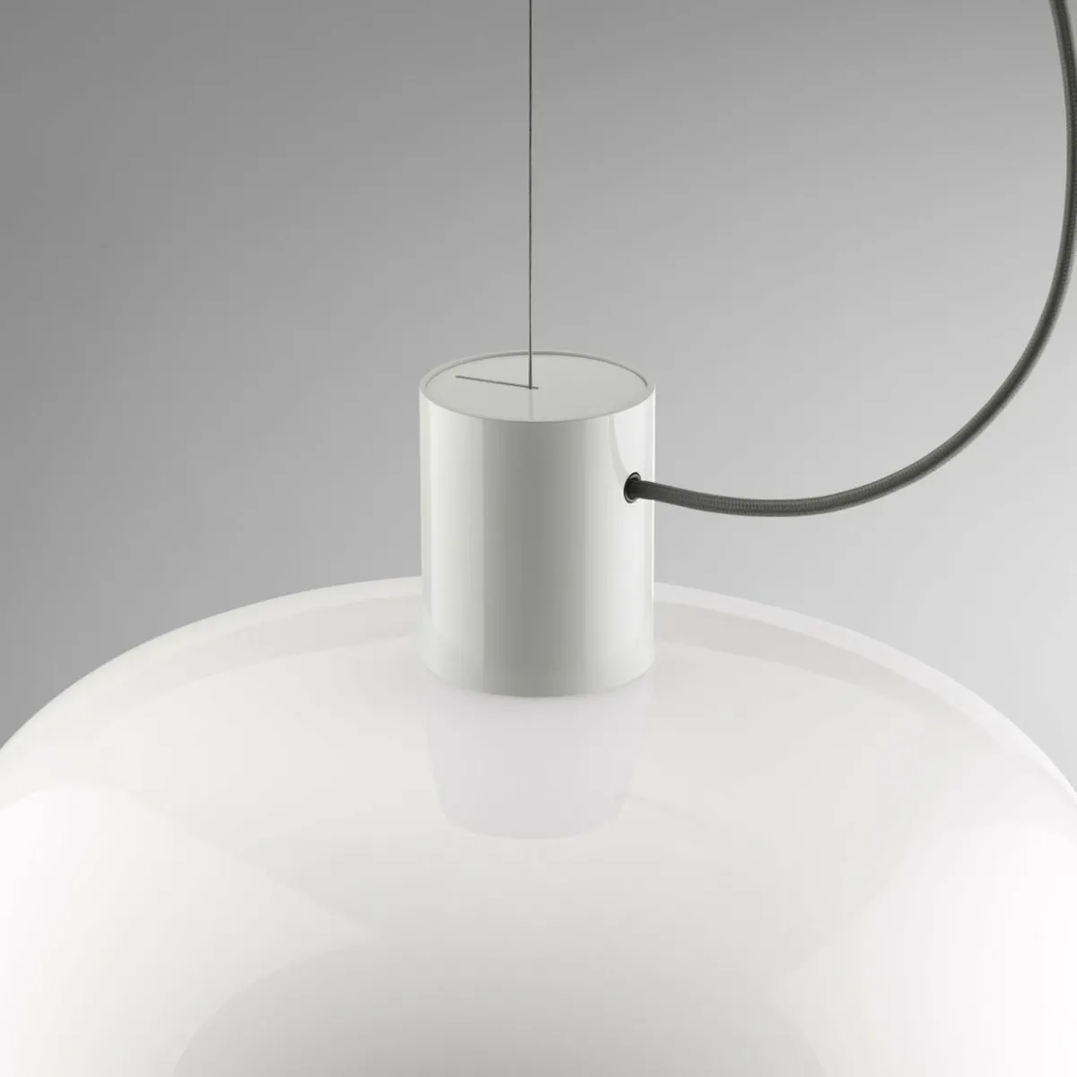 flos_suspension_bellhop_glass_s_blanc___cm_verre_e_4.webp New FLOS Suspension Bellhop Glass S2, blanc, Ø 45 cm, verre, E27