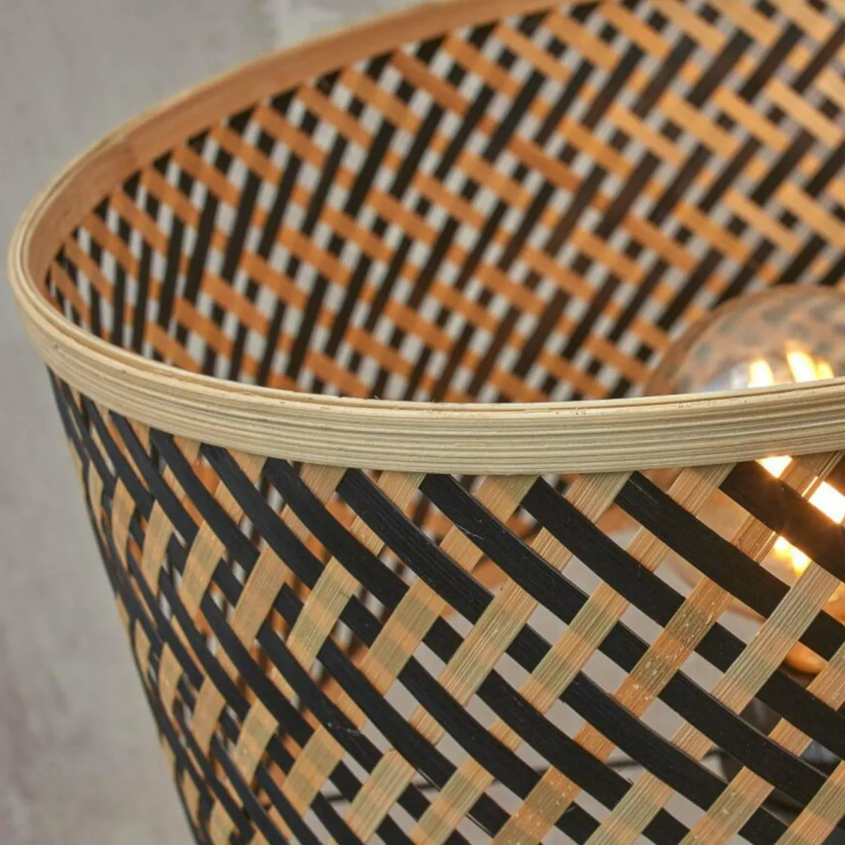 good__mojo_java_lampe_table_pied_naturelnoir_1.webp Sale Good & Mojo Java lampe table pied naturel/noir
