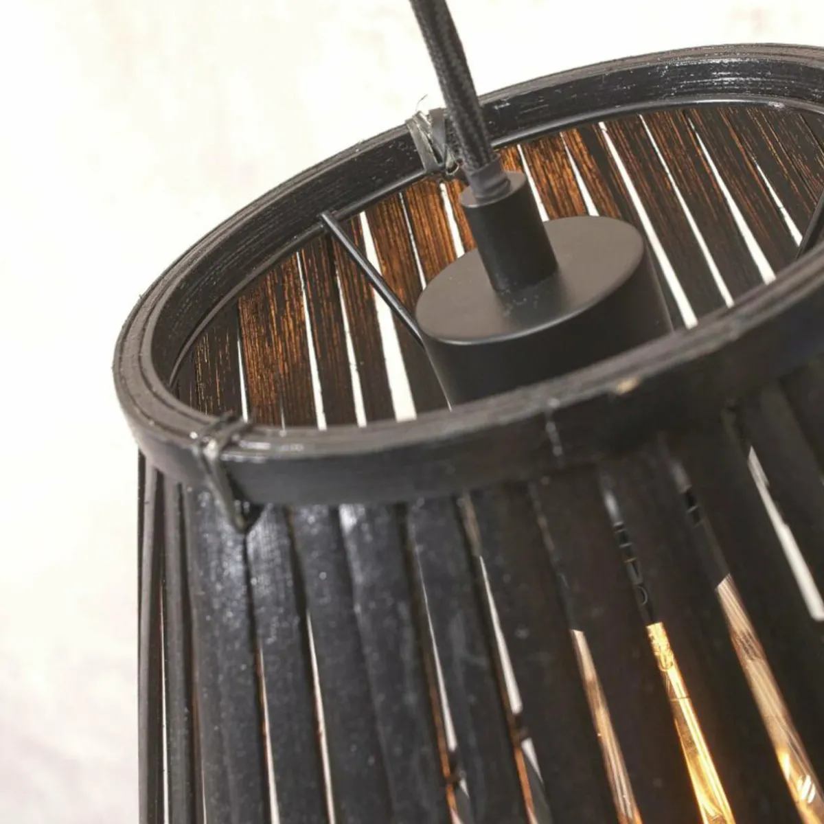 good__mojo_merapi_lampe_sur_pied_noire_4.webp New Good & Mojo Merapi lampe sur pied, noire