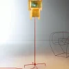 Clearance Ingo Maurer 24 Karat Blau lampadaire, tiges rouges