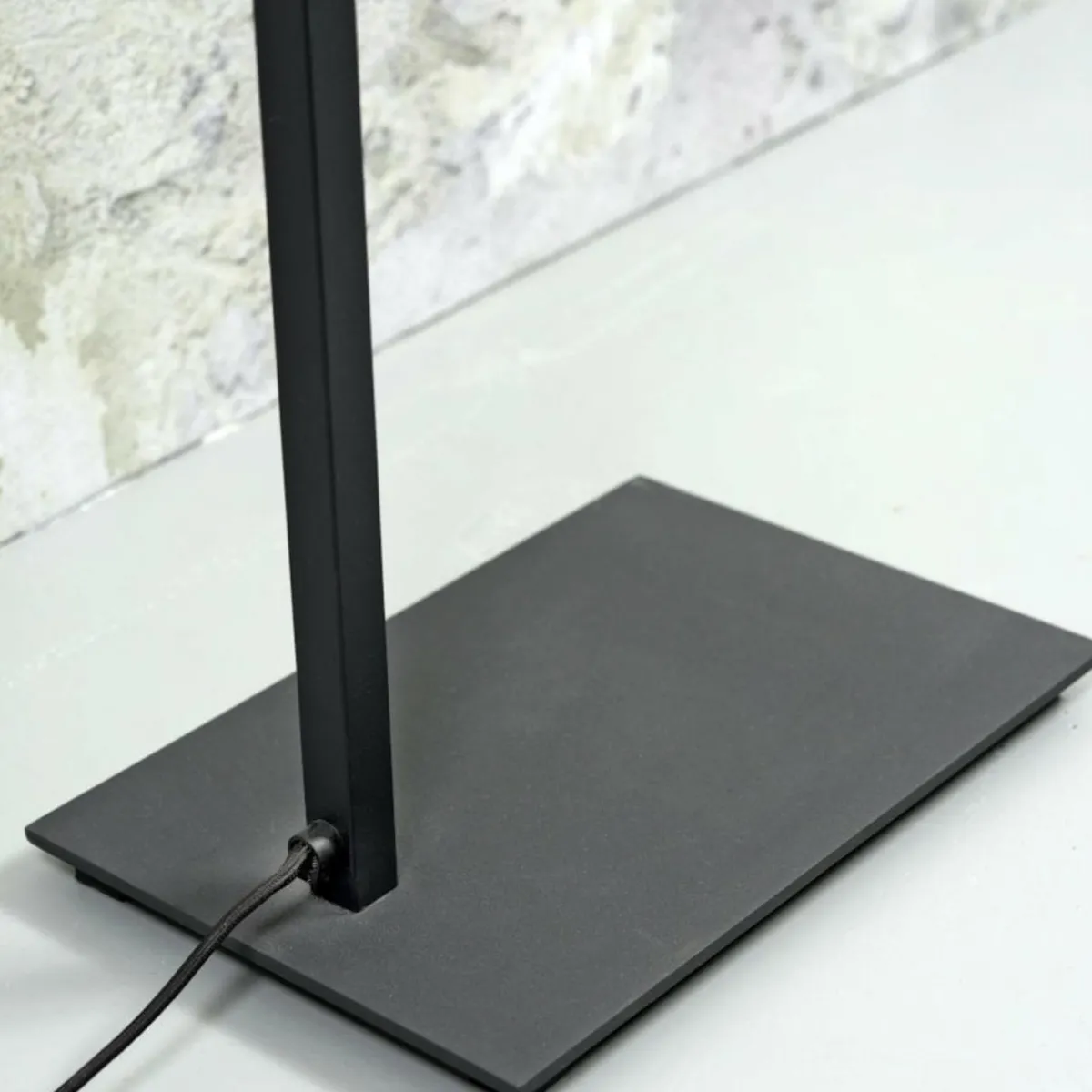 its_about_romi_lampadaire_boston___cm_noirfonc_0.webp Flash Sale It's about RoMi Lampadaire Boston, Ø 32 cm, noir/foncé