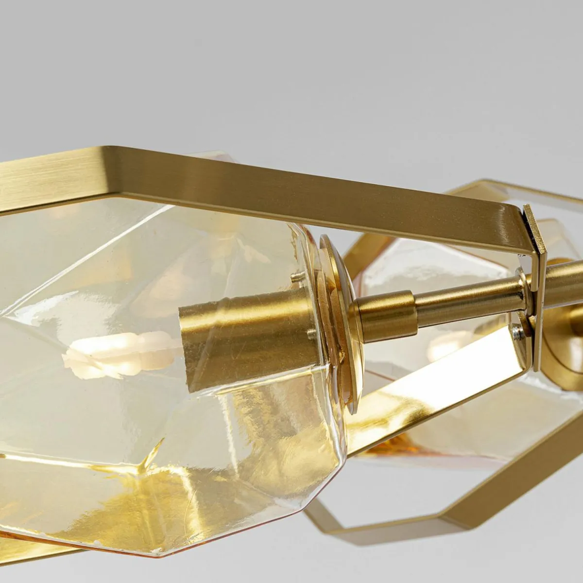 kare_diamond_fever_ufo_suspension__lampes_laiton_1.webp New KARE Diamond Fever Ufo suspension 9 lampes laiton