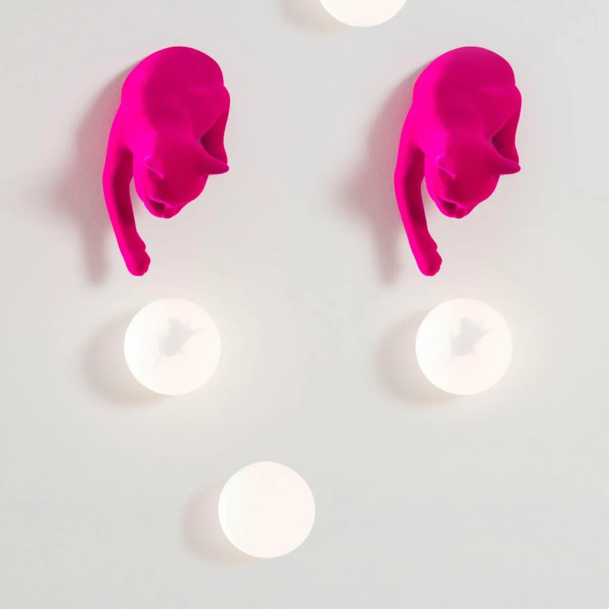 karman_applique_murale_maoo_cramique_fuchsia_verre_figurine_de_chat_0.webp Online Karman Applique murale Maoo, céramique fuchsia, verre, figurine de chat