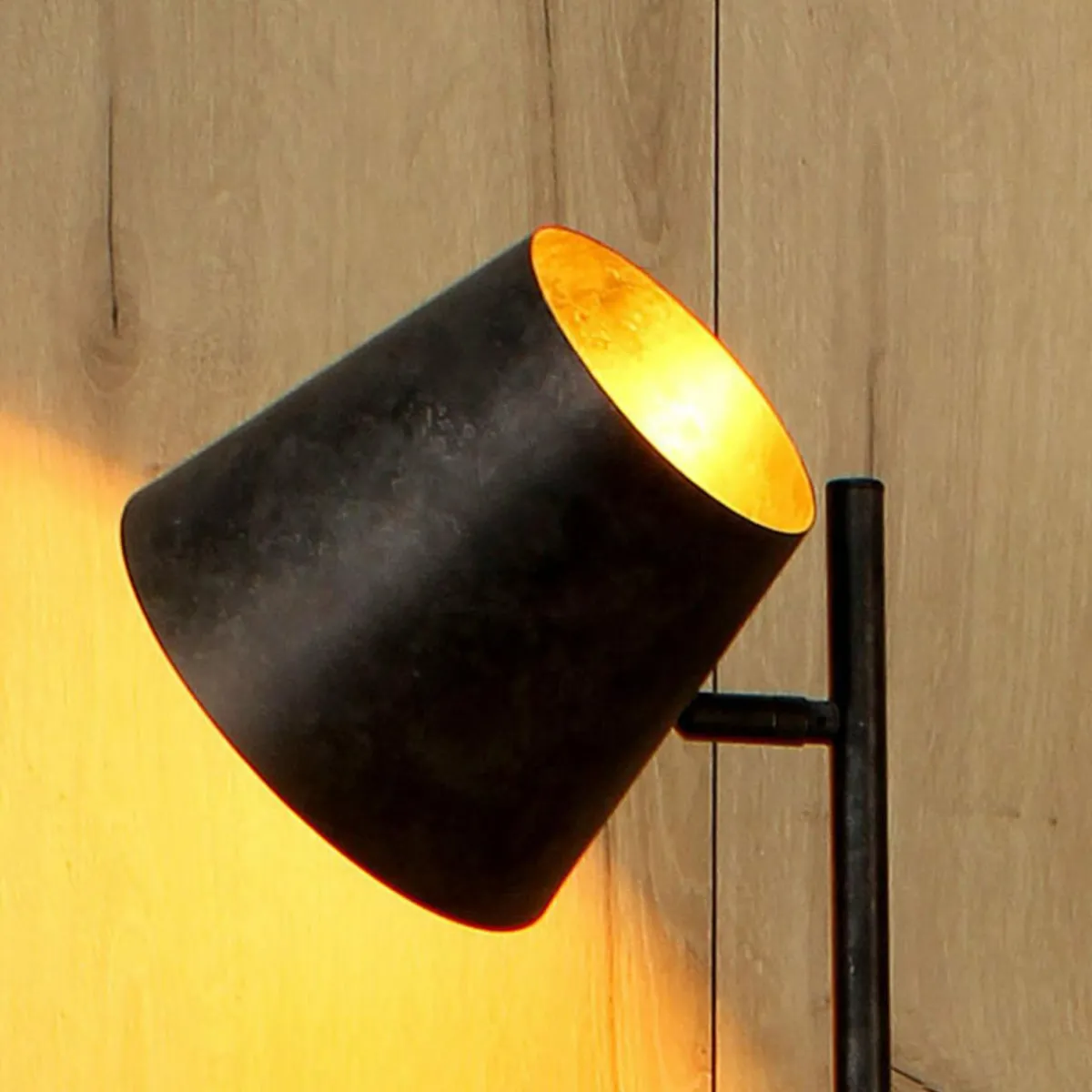 lampadaire_colt___lampe_gris_givr_3.webp Hot Eco-Light Lampadaire Colt, à 1 lampe, gris givré
