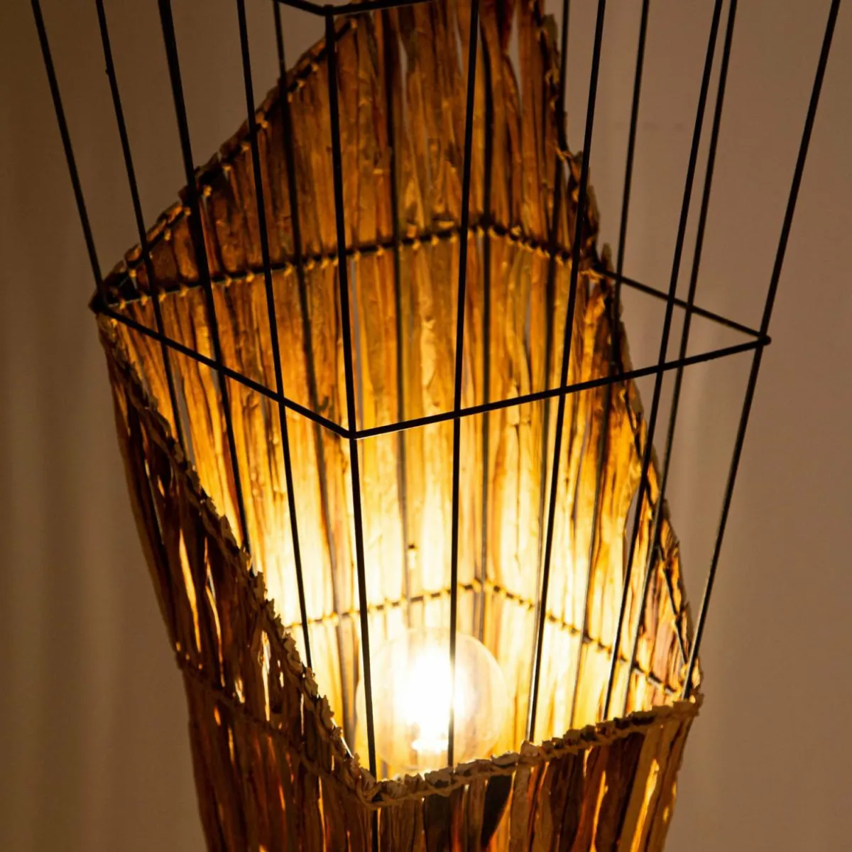 lampadaire_rinca_abatjour_fil_et_paille_0.webp Flash Sale NOWA GmbH Lampadaire Rinca, abat-jour fil et paille