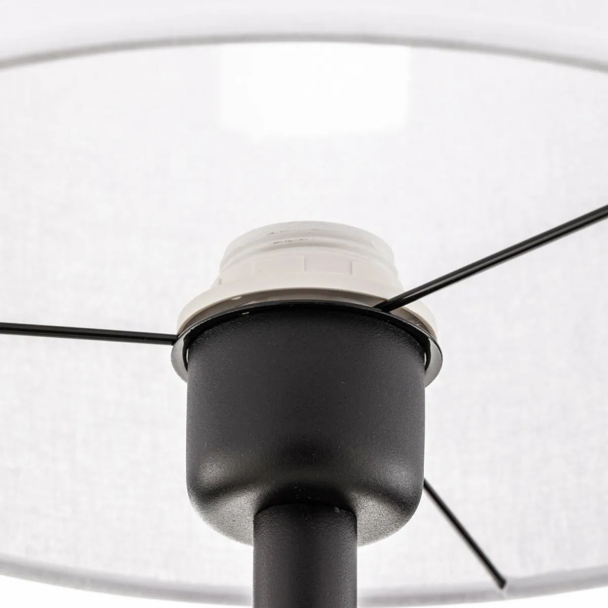 lampadaire_tissu_harris_pied_noir_abatjour_blanc_4.webp Shop Argon Lampadaire tissu Harris pied noir, abat-jour blanc