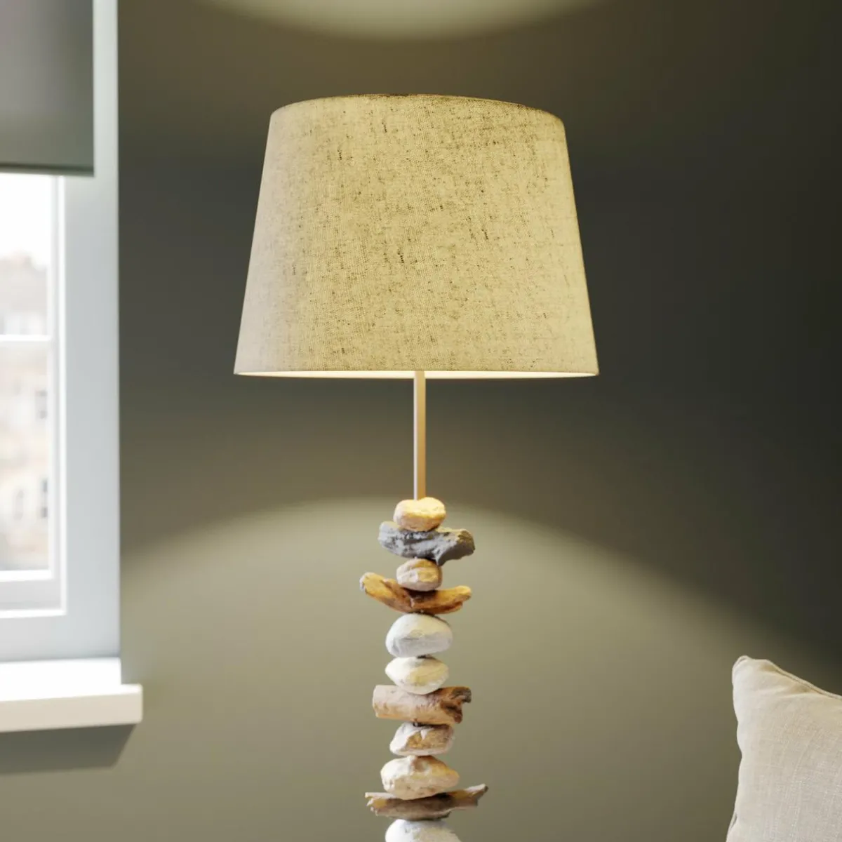 lampadaire_vera_abatjour_tissu_et_dcor_en_pierre_2.webp Best Sale ONLI Lampadaire Vera abat-jour tissu et décor en pierre