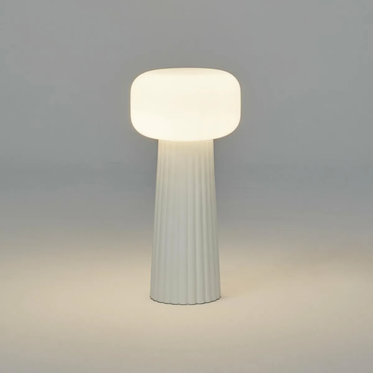 lampe__poser_faro_verre_plastique_douille_e_noir_1.webp Flash Sale Mantra Iluminación Lampe à poser Faro, verre, plastique, douille E27, noir