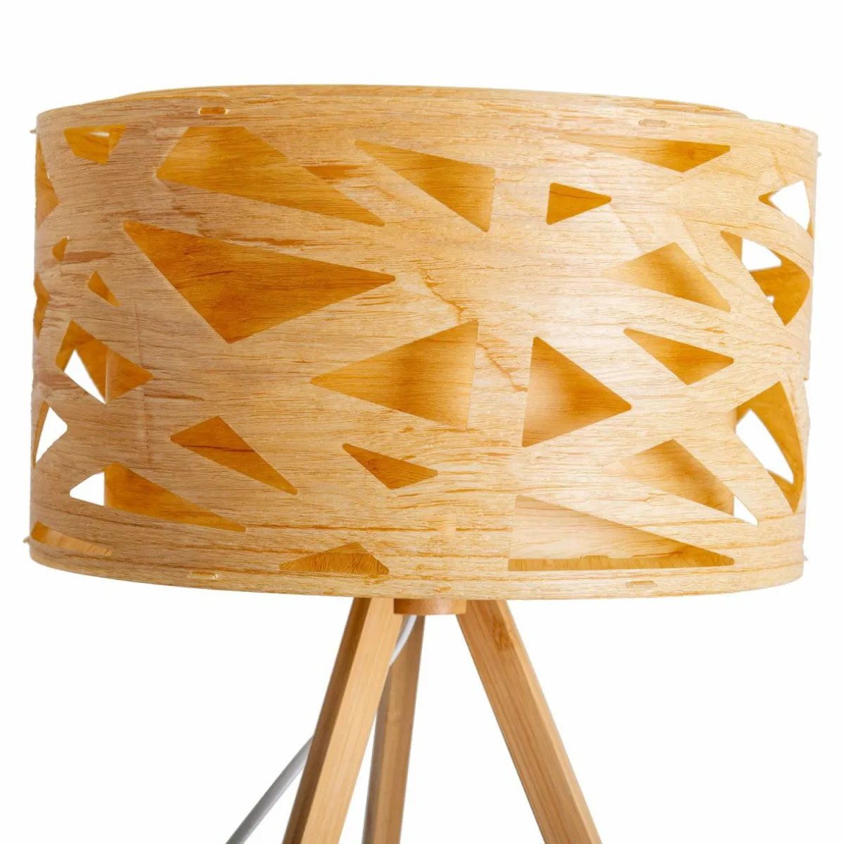 lampe__poser_finja_support_trpied_en_bambou_3.webp Shop Näve Lampe à poser Finja support trépied en bambou