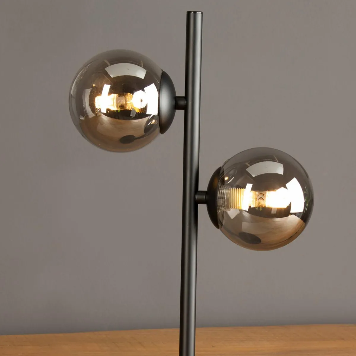 lampe__poser_neptune_noire__sphres_verre_fum_4.webp Sale Eco-Light Lampe à poser Neptune noire, 2 sphères verre fumé