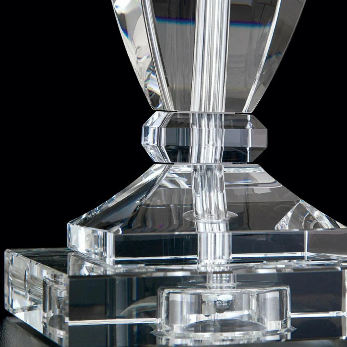 lampe__poser_pokal_avec_cristaux_chromblanc_3.webp Fashion ORION Lampe à poser Pokal avec cristaux, chromé/blanc