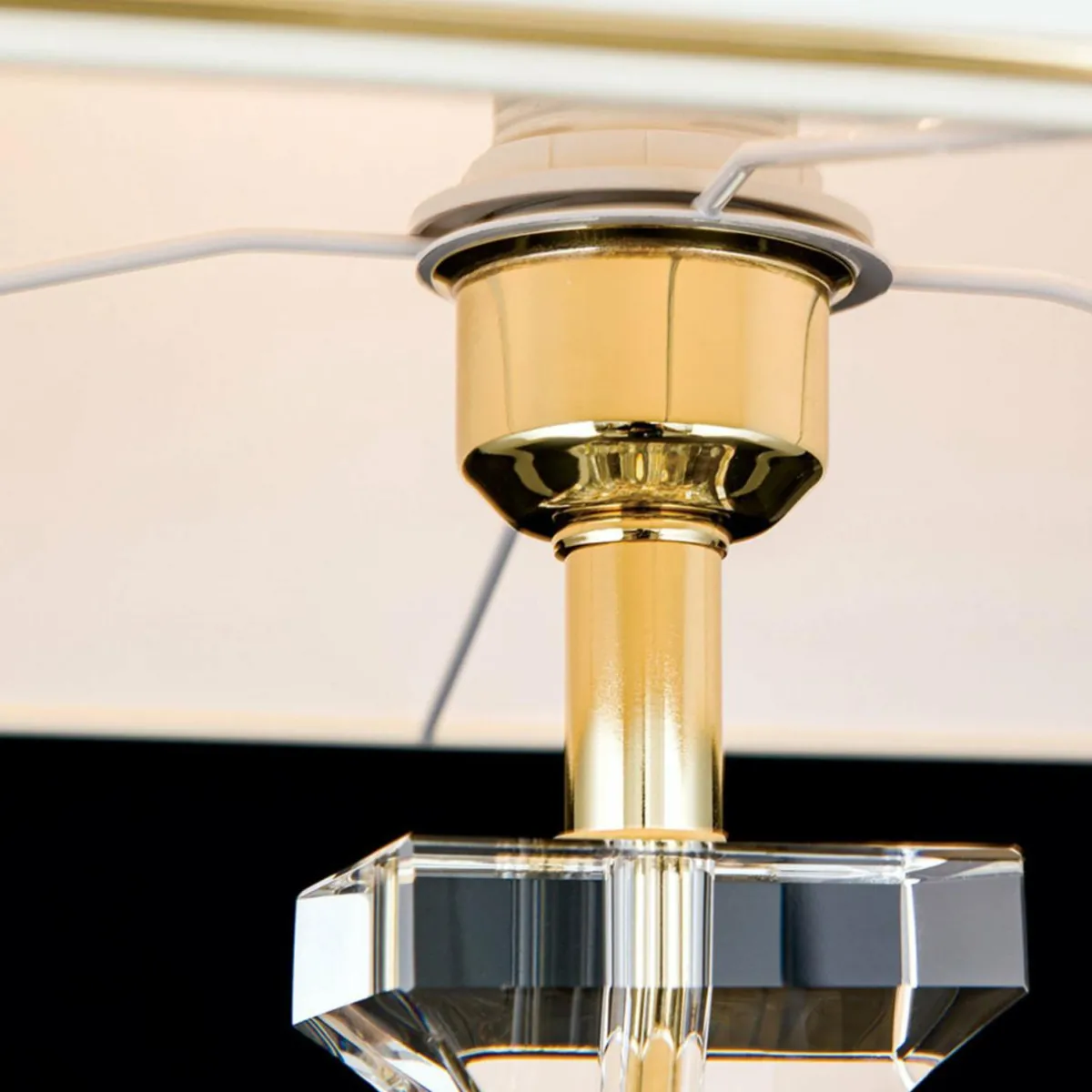 lampe__poser_pokal_avec_cristaux_dorcrme_4.webp Best Sale ORION Lampe à poser Pokal avec cristaux, doré/crème
