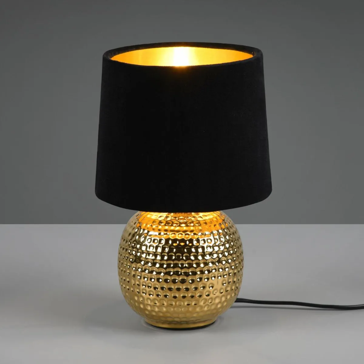lampe__poser_sophia_pied_cramique_noiredore_0.webp New Reality Leuchten Lampe à poser Sophia pied céramique, noire/dorée