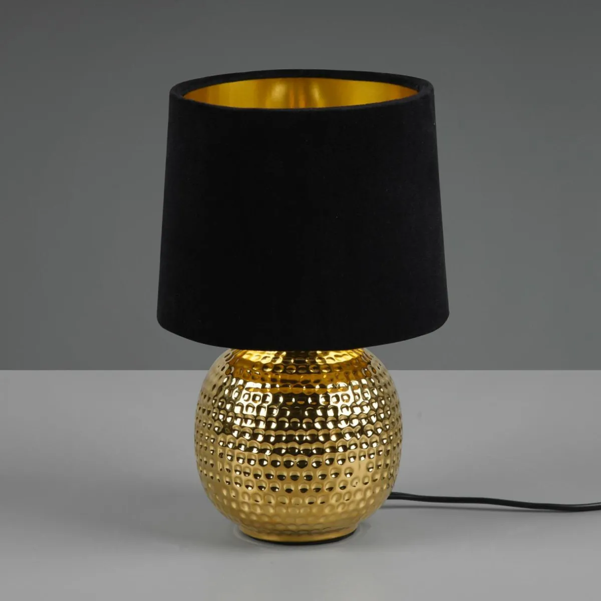 lampe__poser_sophia_pied_cramique_noiredore_1.webp New Reality Leuchten Lampe à poser Sophia pied céramique, noire/dorée