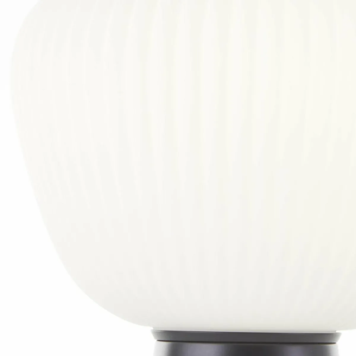 lampe_de_table_kaizen_hauteur__cm_opale_verre_1.webp Online Brilliant Lampe de table Kaizen, hauteur 25 cm, opale, verre
