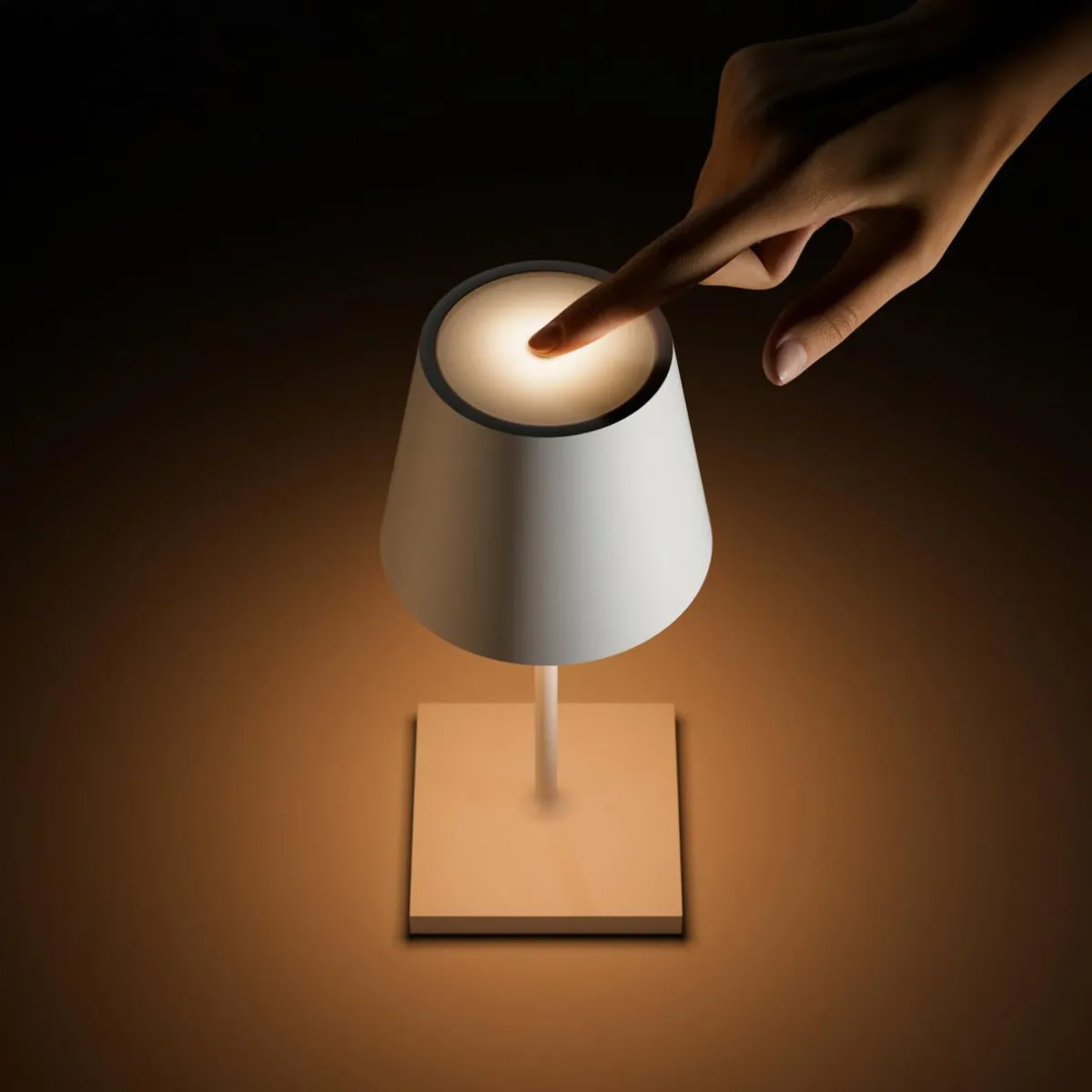 lampe_de_table_led_rechargeable_nuindie_mini_usbc_bleu_ip_intensit_5.webp Cheap Sigor Lampe de table LED rechargeable Nuindie mini, USB-C, bleu, IP54, intensité