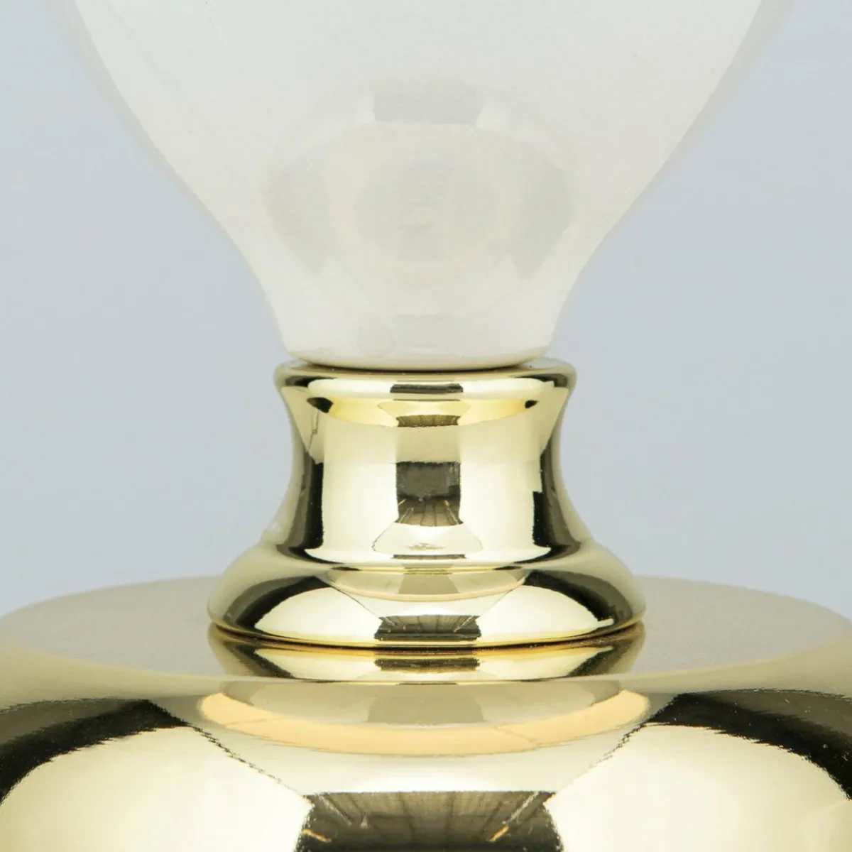 lampe_de_table_ovum_blancdor_hauteur__cm_cramiquechintz_3.webp Best Sale ORION Lampe de table Ovum, blanc/doré, hauteur 48 cm, céramique/chintz