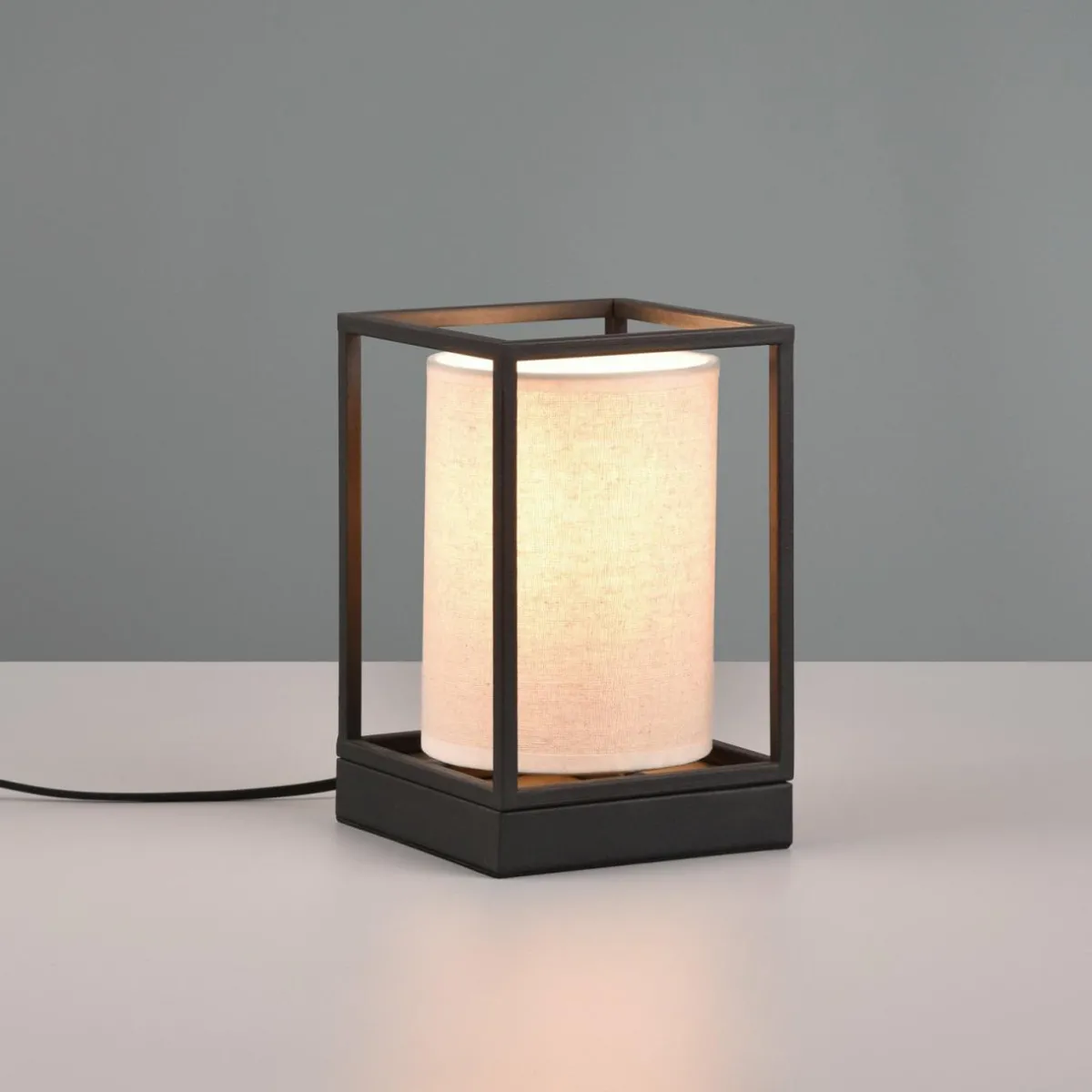 lampe_de_table_ross_abatjour_tissu_et_cadre_mtal_0.webp Sale Trio Lighting Lampe de table Ross abat-jour tissu et cadre métal