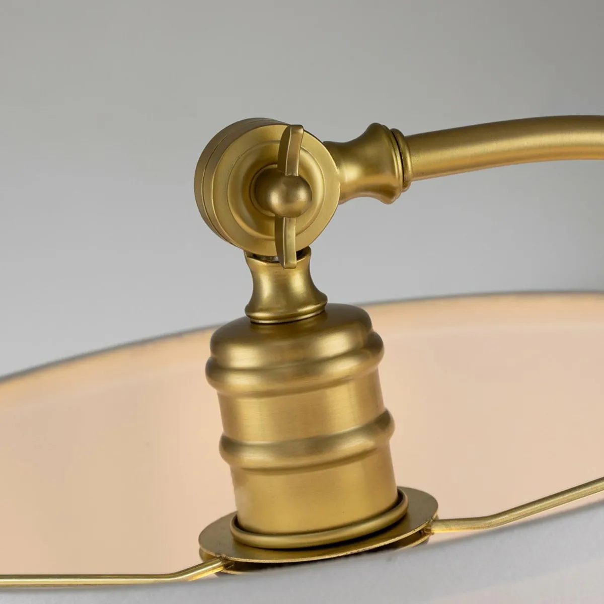 lampe_de_table_tissu_jenkins_laiton_brosscrme_0.webp Hot QUOIZEL Lampe de table tissu Jenkins laiton brossé/crème