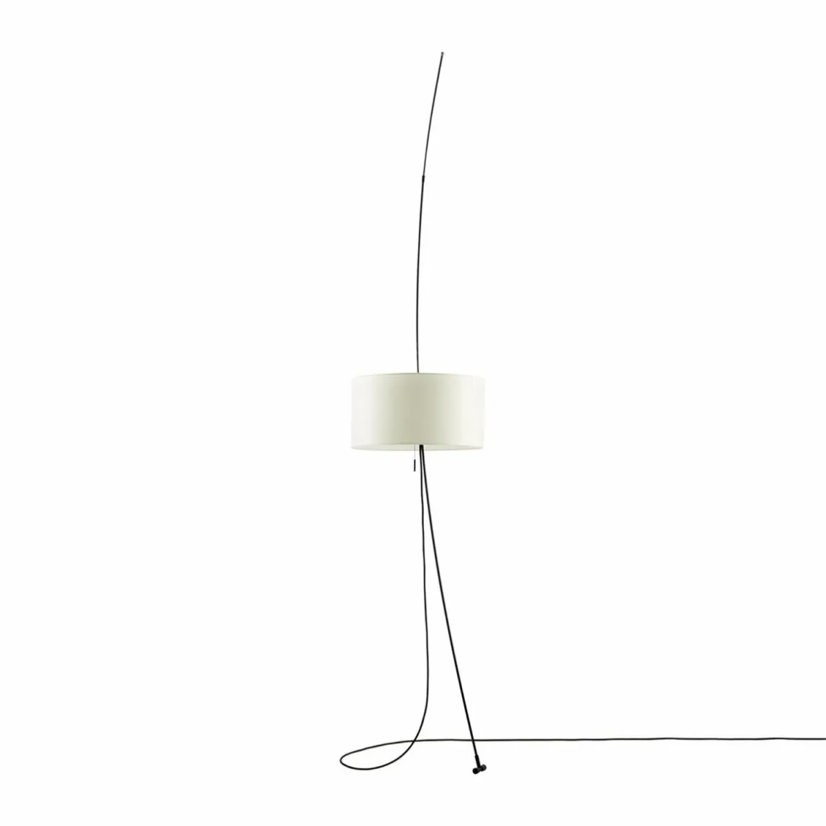 lampe_sur_pied_totora_avec_abatjour_coton_beige_0.webp Outlet Carpyen Lampe sur pied Totora avec abat-jour coton beige