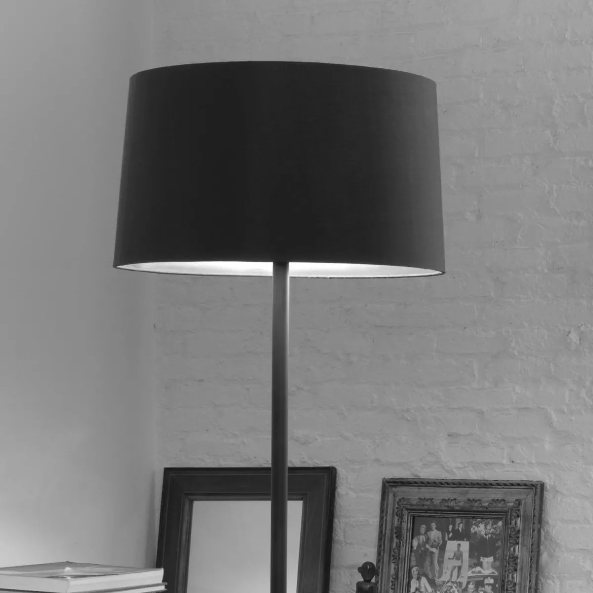 ledsc_hall_lampadaire_abatjour_en_tissu_noir_0.webp Shop LEDS-C4 Hall lampadaire, abat-jour en tissu, noir