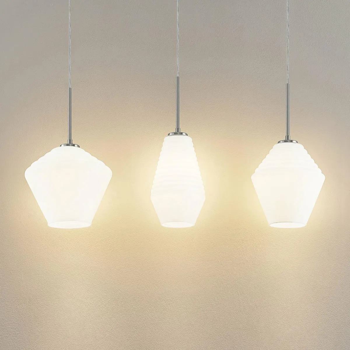 lindby_ekkis_suspension_x_longue_blanc_opale_1.webp Cheap Lindby Ekkis suspension, x3, longue, blanc opale