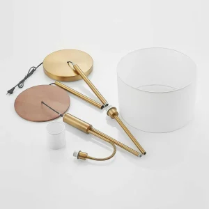 Fashion Lindby lampadaire Aovan, bronze, tablette, prise USB