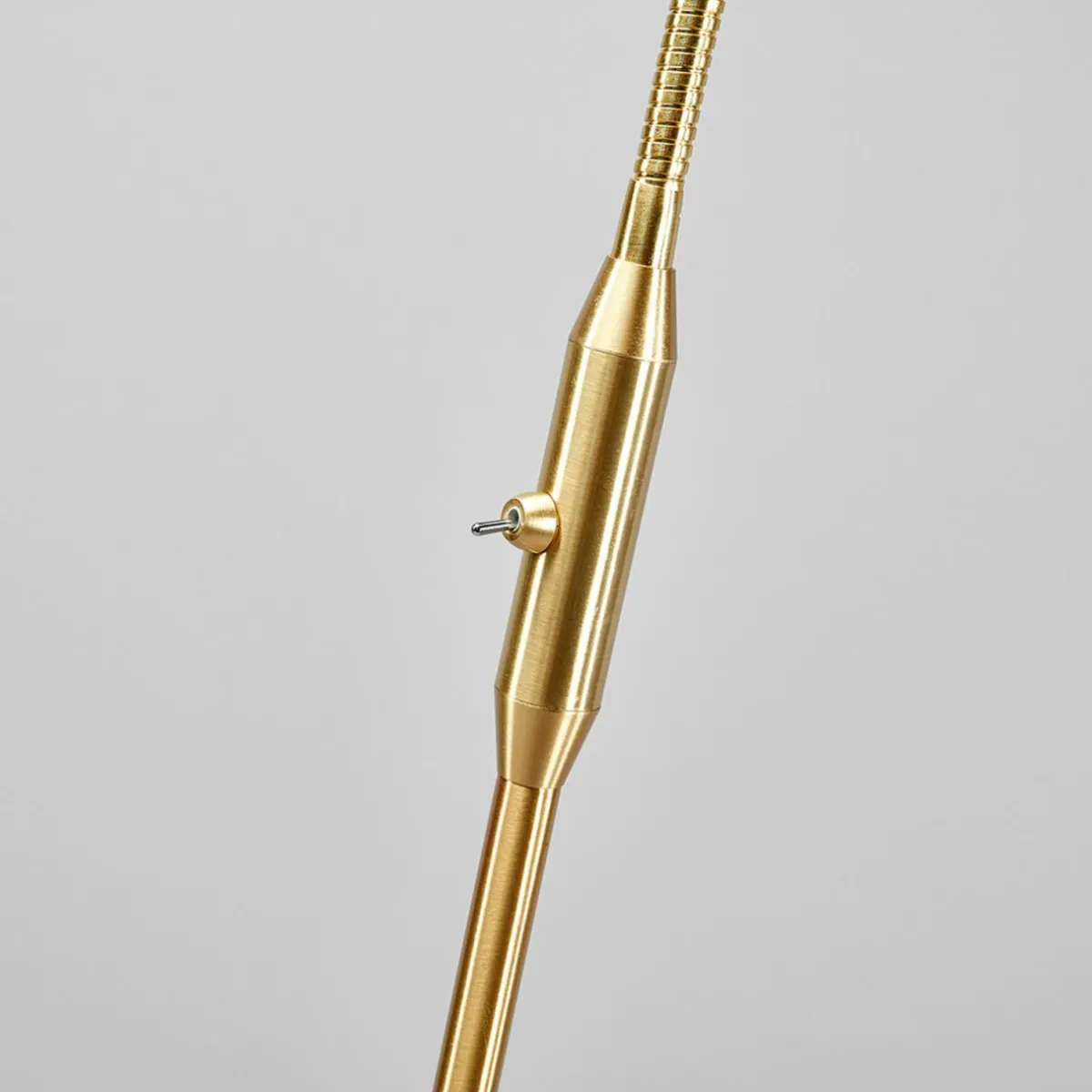 lindby_lampadaire_elaina_laiton_cm_flexible_e_6.webp Hot Lindby lampadaire Elaina, laiton, 162cm, flexible, E14