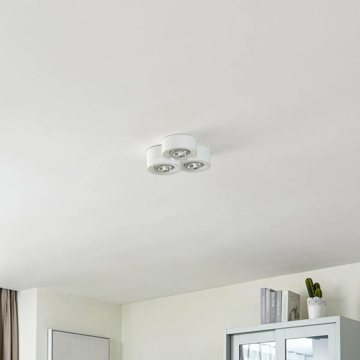 lindby_plafonnier_levia__lampes_xcm_blanc_pltre_0.webp Best Lindby plafonnier Levia, 3 lampes, 26x24,5cm, blanc, plâtre