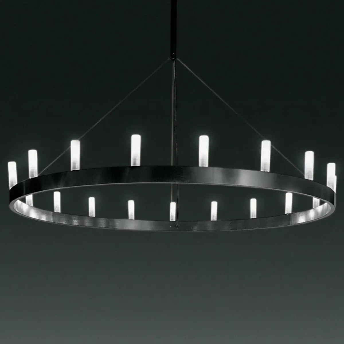 lustre_chandelier_imposant_noir_0.webp Shop Fontana Arte Lustre Chandelier imposant noir