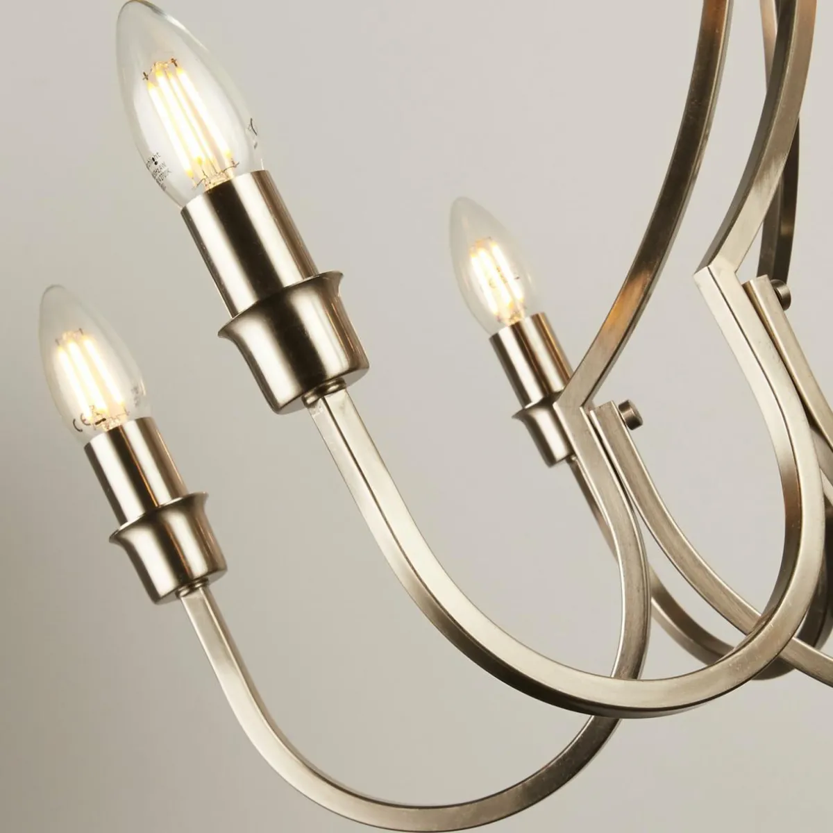 lustre_lodge___lampes_argent_2.webp Fashion Searchlight Lustre Lodge, à 8 lampes, argenté
