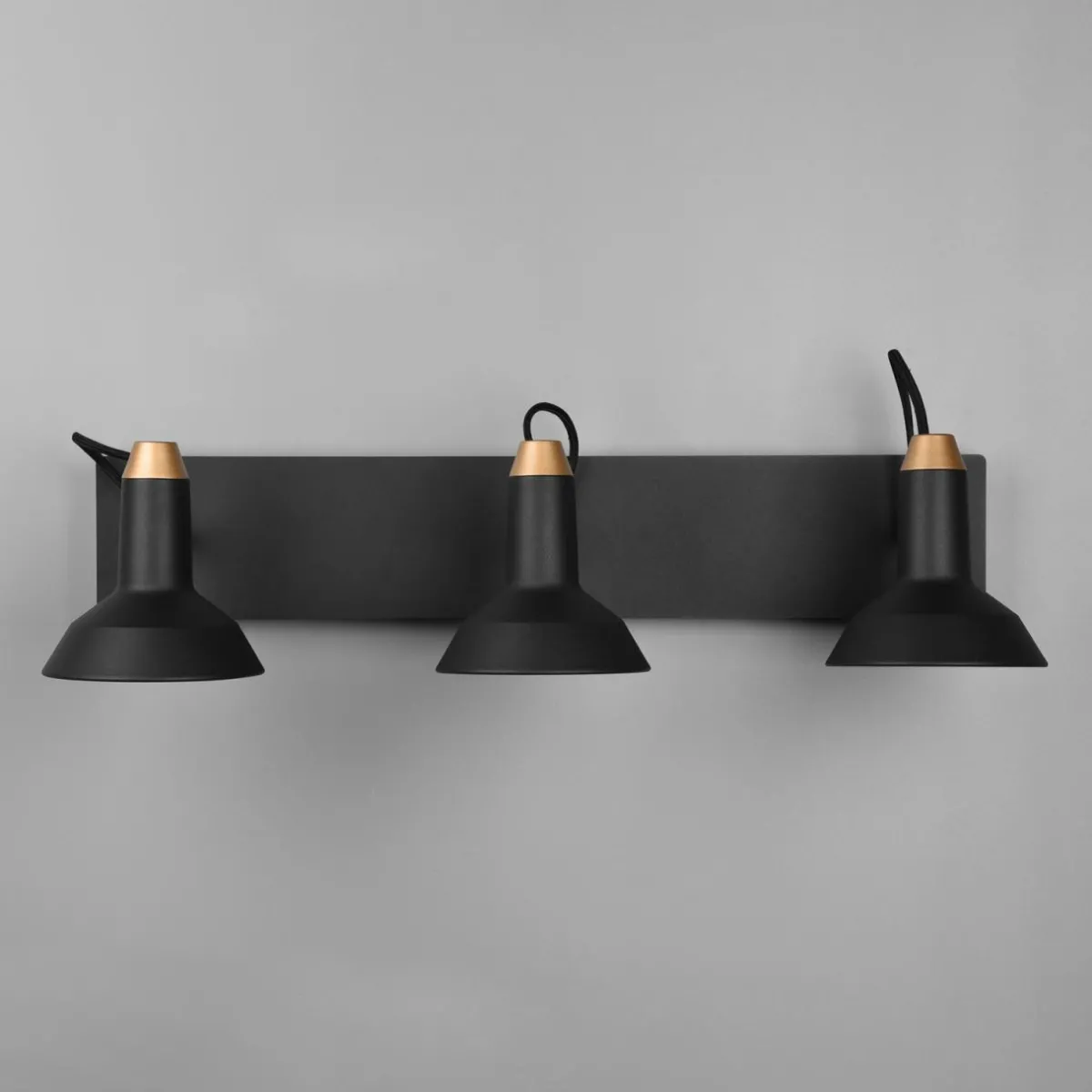 plafonnier_avec_spots_roxie_orientable_flg_noir_mat_2.webp Hot Trio Lighting Plafonnier avec spots Roxie orientable 3flg. noir mat