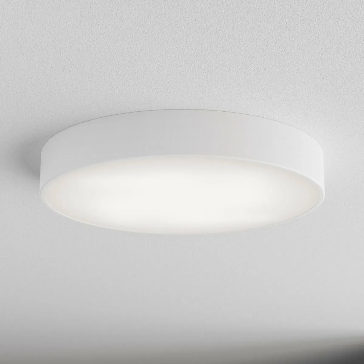 plafonnier_cleo___cm_ip_blanc_mtal_e_4-1.webp Discount TEMAR LIGHTING Plafonnier Cleo, Ø 50 cm, IP54, blanc, métal, E27