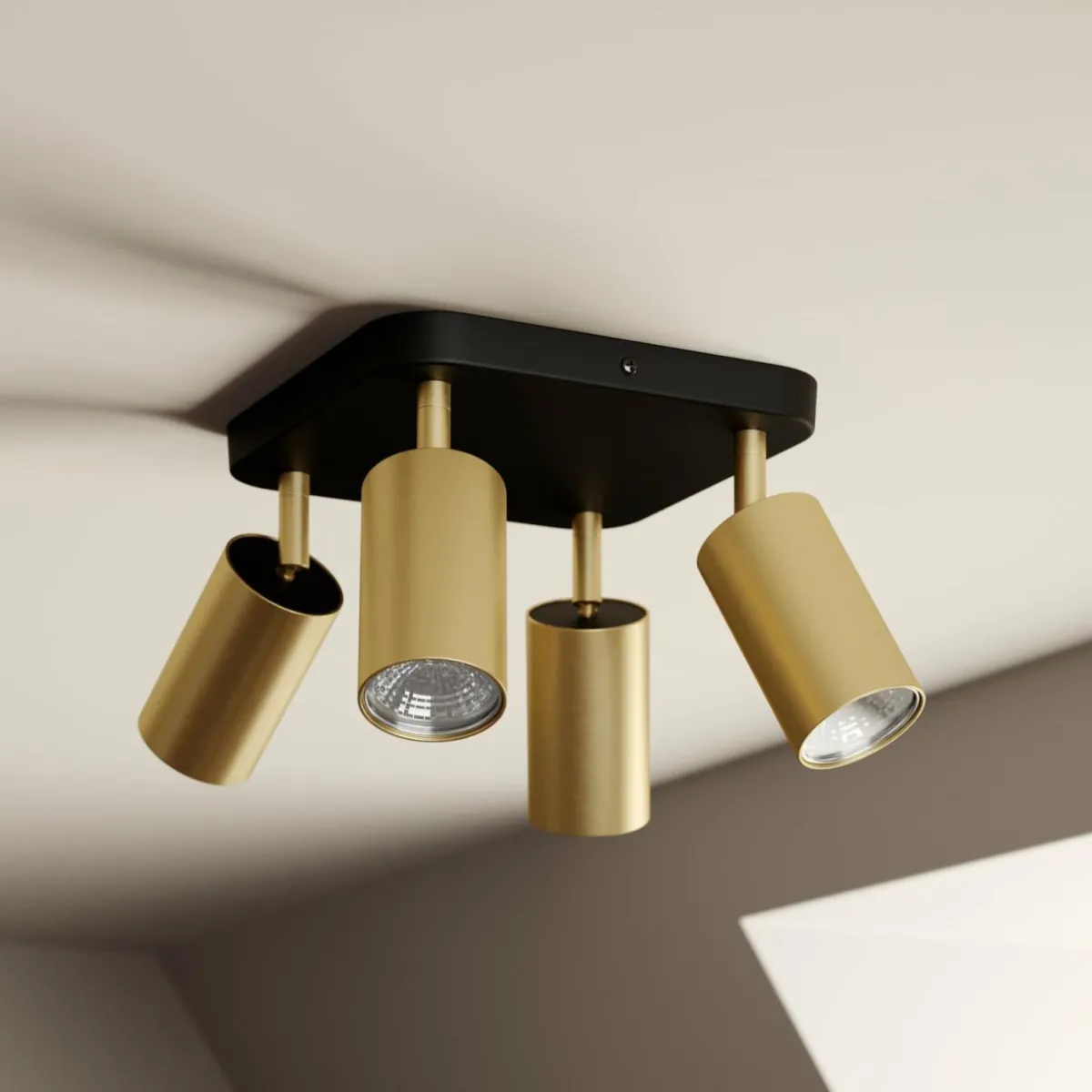 plafonnier_eye_spot___lampes_noirlaiton_0.webp Outlet Nowodvorski Lighting Plafonnier Eye Spot à 4 lampes, noir/laiton