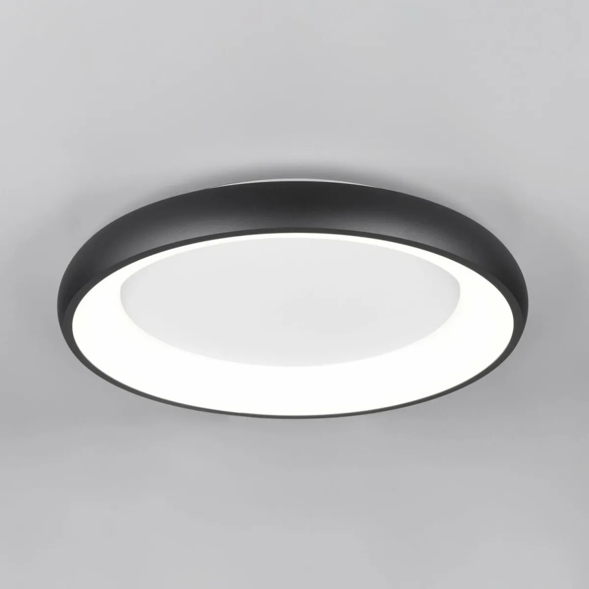 plafonnier_led_cardona___cm_noir_mat_mtal_cct_0.webp Discount Trio Lighting Plafonnier LED Cardona, Ø 62 cm, noir mat, métal, CCT