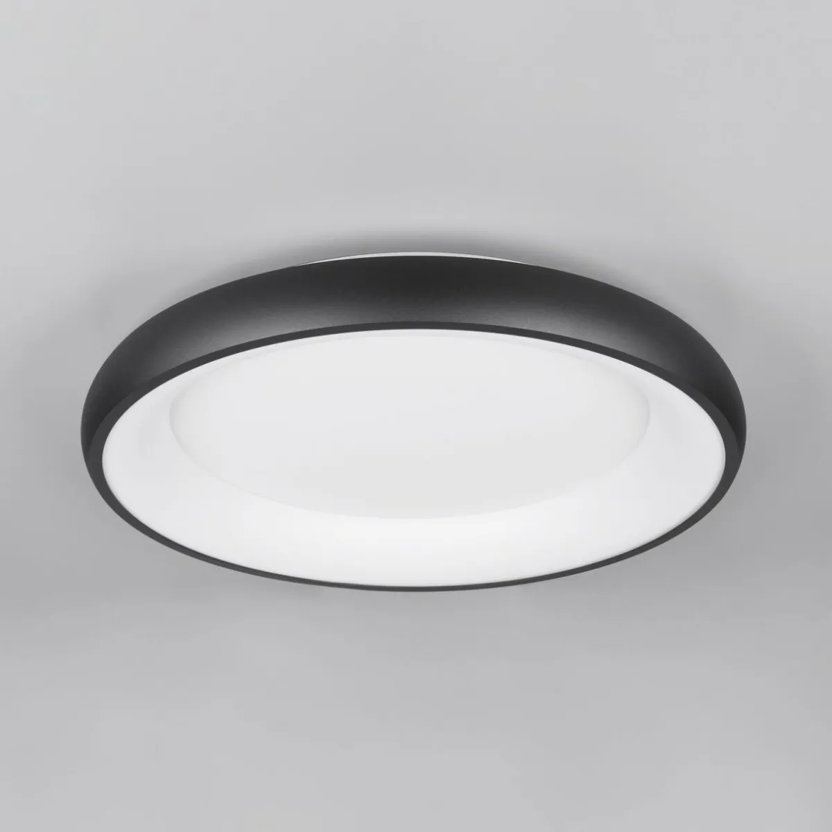 plafonnier_led_cardona___cm_noir_mat_mtal_cct_3.webp Discount Trio Lighting Plafonnier LED Cardona, Ø 62 cm, noir mat, métal, CCT