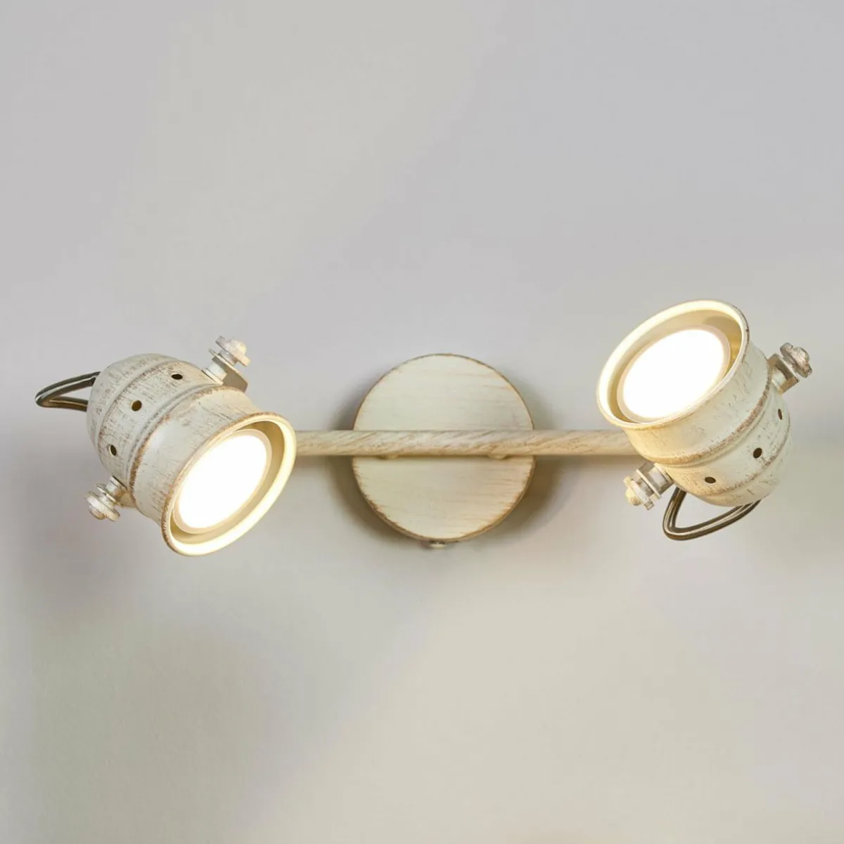 plafonnier_leonor___lampes_en_blanc_1.webp Sale Lindby Plafonnier Leonor à 2 lampes en blanc